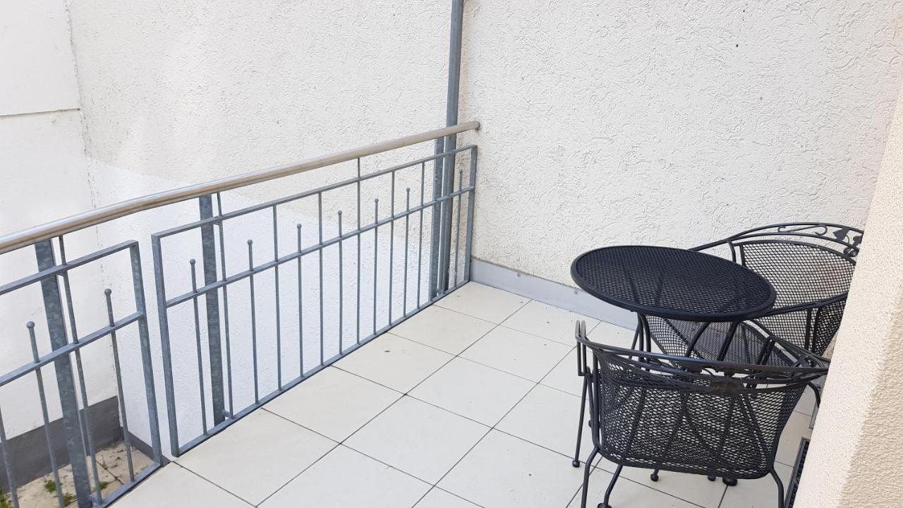 Villa Viktoria 1 - Apartments - City Center インゴルシュタット エクステリア 写真